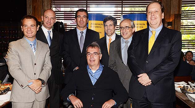 Eduardo Sanovicz (à direita) com José Mario Caprioli, Marco Antonio Bologna, Constantino de Oliveira Junior, Paulo Kakinoff, José Efromovich e Pedro Janot